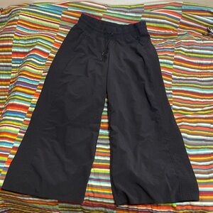 Athleta Avenue wide leg cropped pants size for super nice fast shipping